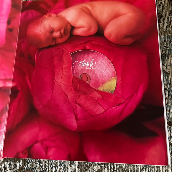 Miracle: A Generation of Life Book Anne Geddes Celine Dion - Picture 6 of 7